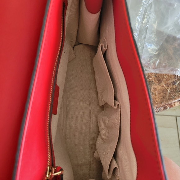 Gucci Red Leather Shoulder Bag - Picture 5 of 8